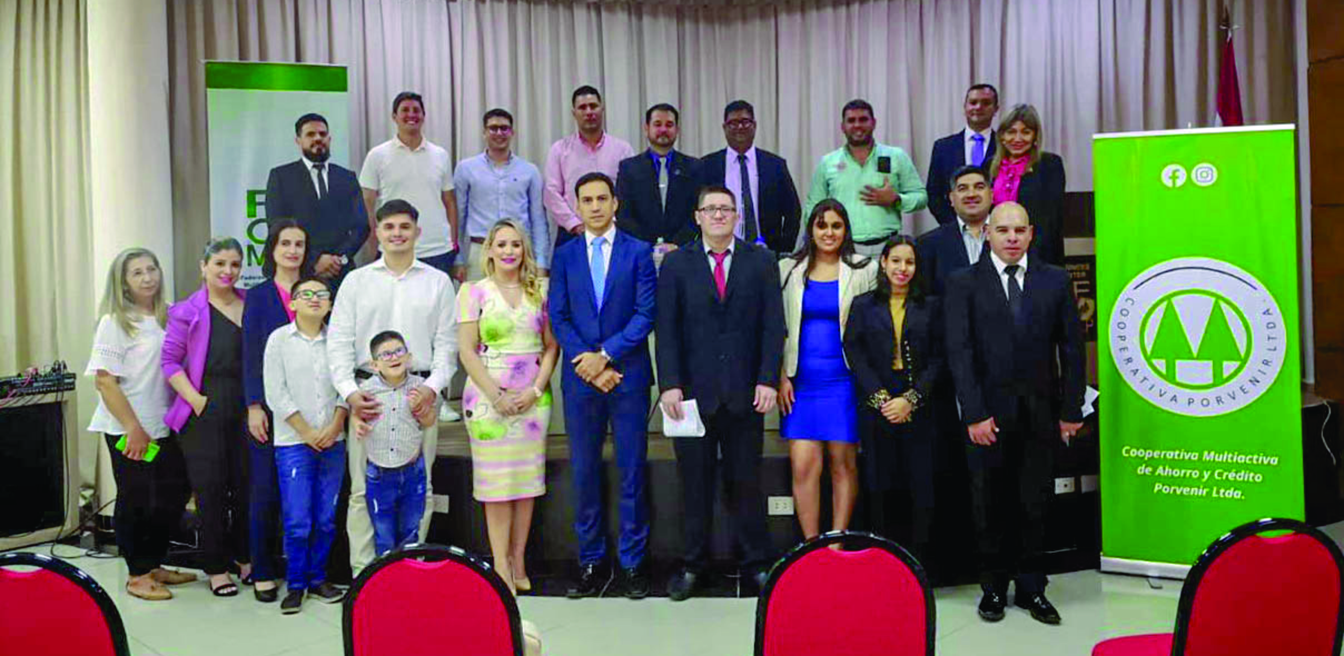 Fundadores de la Cooperativa Porvenir reunidos